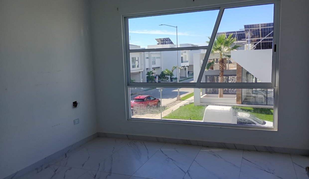 104e4ab0-977c-48fb-9b35-efec3eeef186